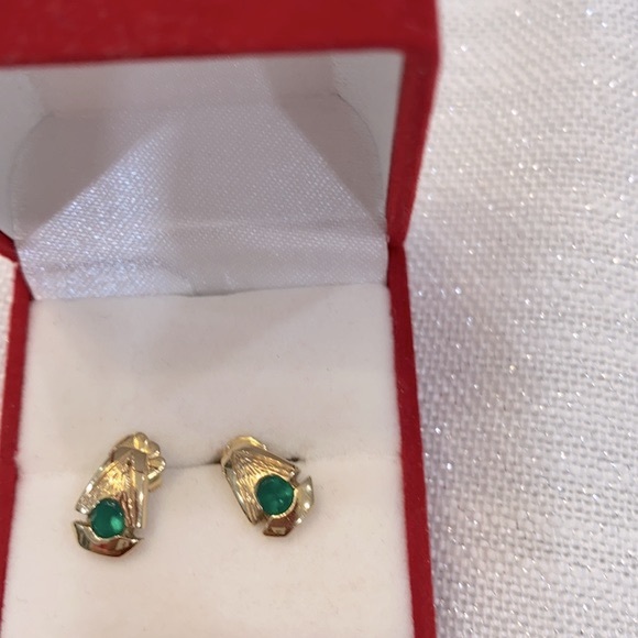 Real Emerald stones and 18k Solid Gold Eirings - Picture 13 of 16